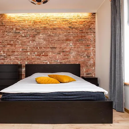 Ringi Heritage Old Town Residences - The Brick & Beam Apartment - Terrace & Parking Parnawa